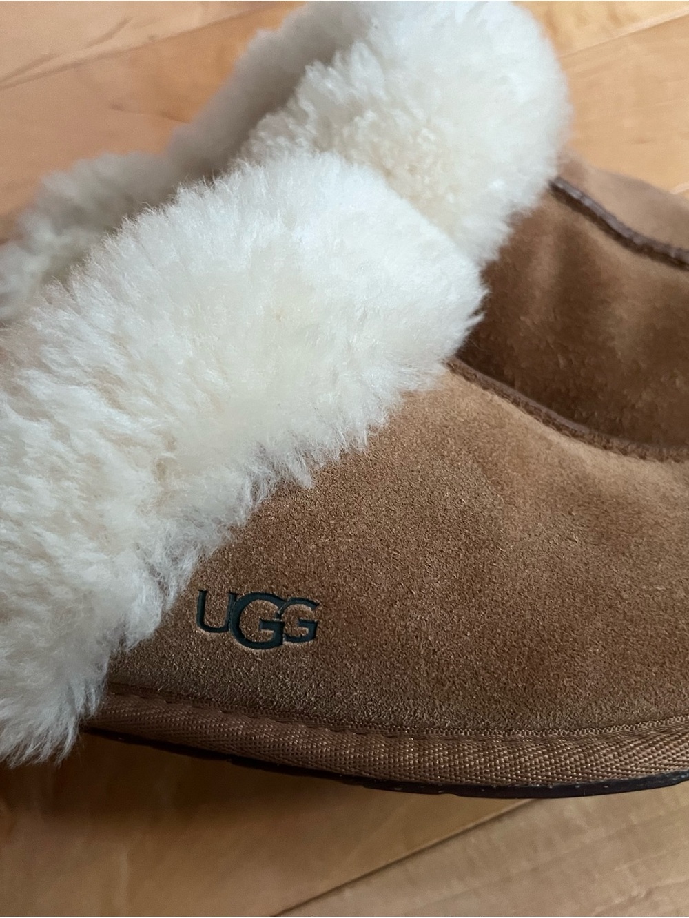 UGG Scuffette Slippers Chestnut Brown Size 8